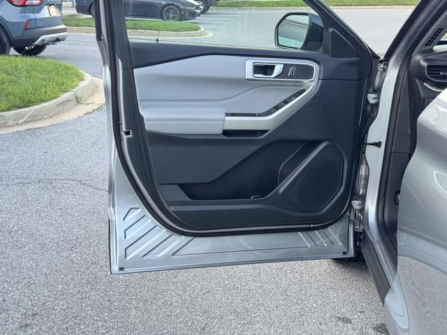 Certified 2023 Ford Explorer XLT w/ Equipment Group 202A AWD/4WD image 15