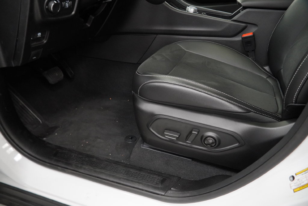 New 2026 Jeep Grand Cherokee Altitude AWD/4WD image 29