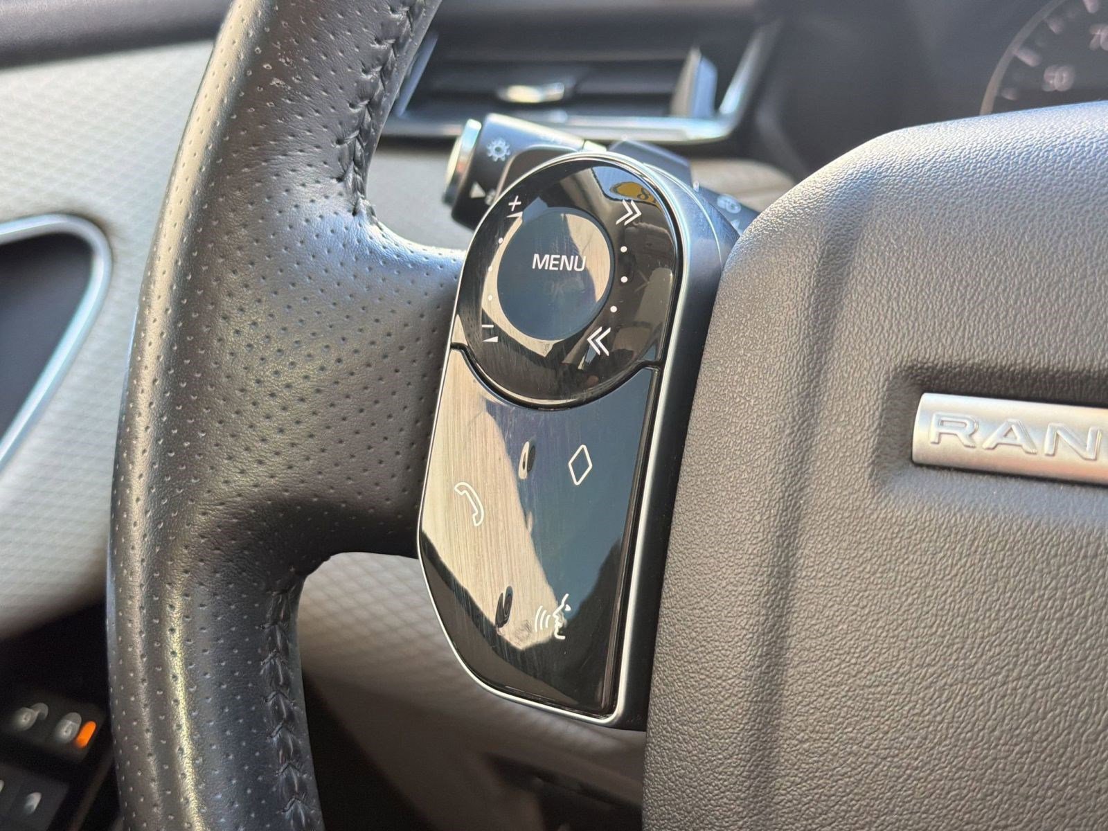 Used 2018 Land Rover Range Rover Velar S image 21