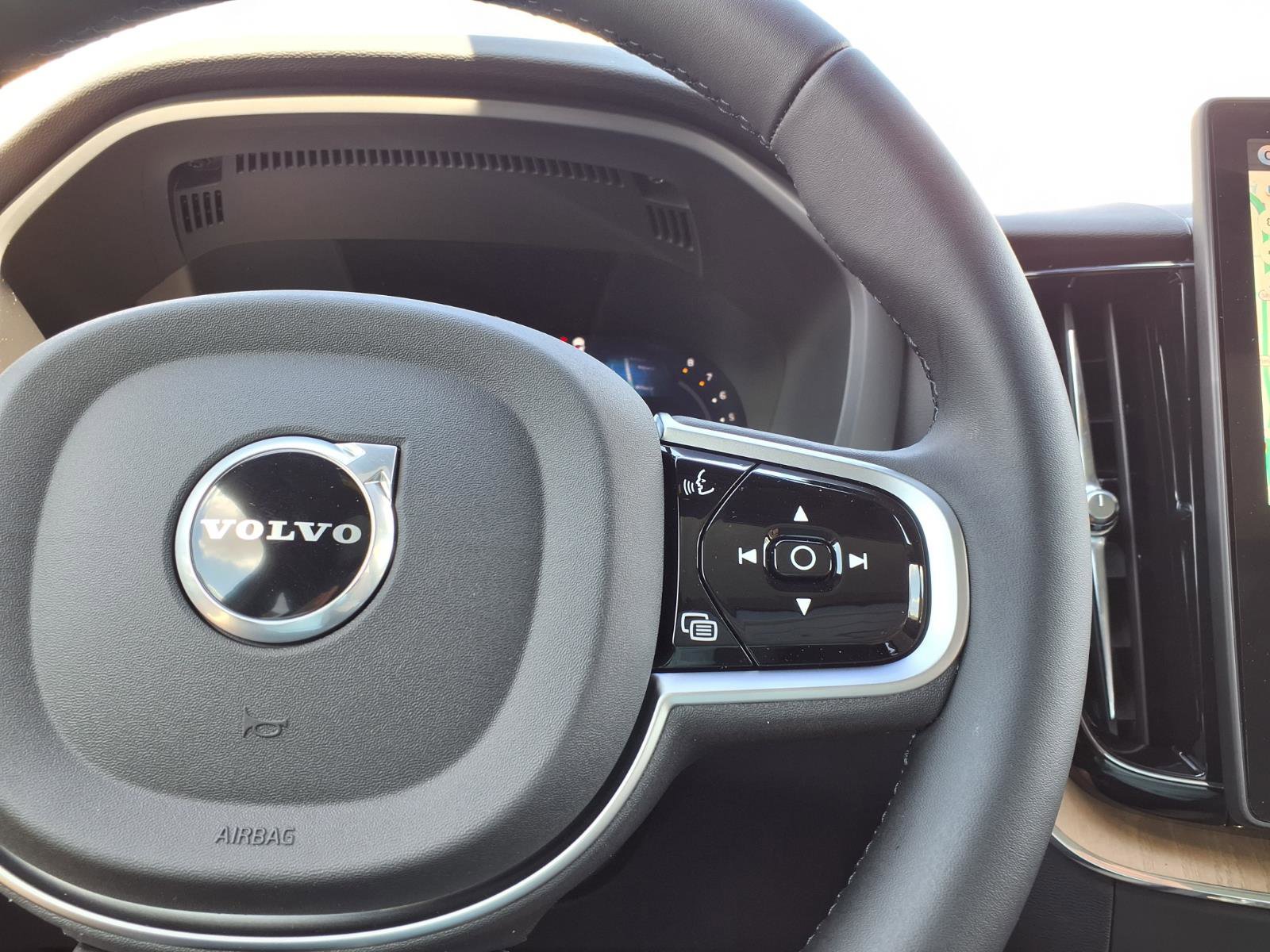 New 2026 Volvo XC60 B5 Core w/ Protection Package Premier AWD/4WD image 16