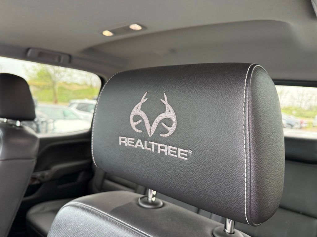 Used 2017 Chevrolet Silverado 1500 LTZ Z71 w/ Realtree Edition AWD/4WD image 12