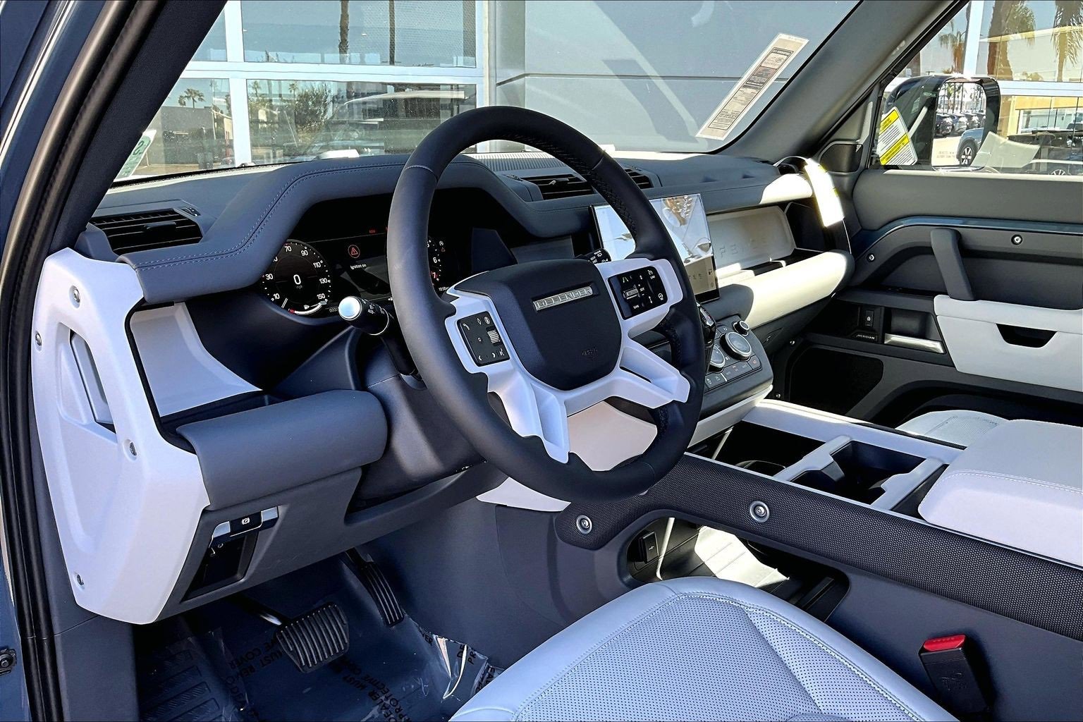 New 2025 Land Rover Defender 110 S image 6