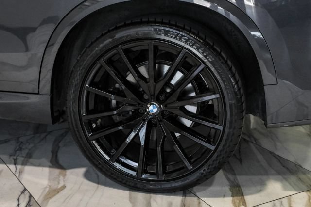 Used 2022 BMW X5 xDrive40i w/ M Sport Package AWD/4WD image 55