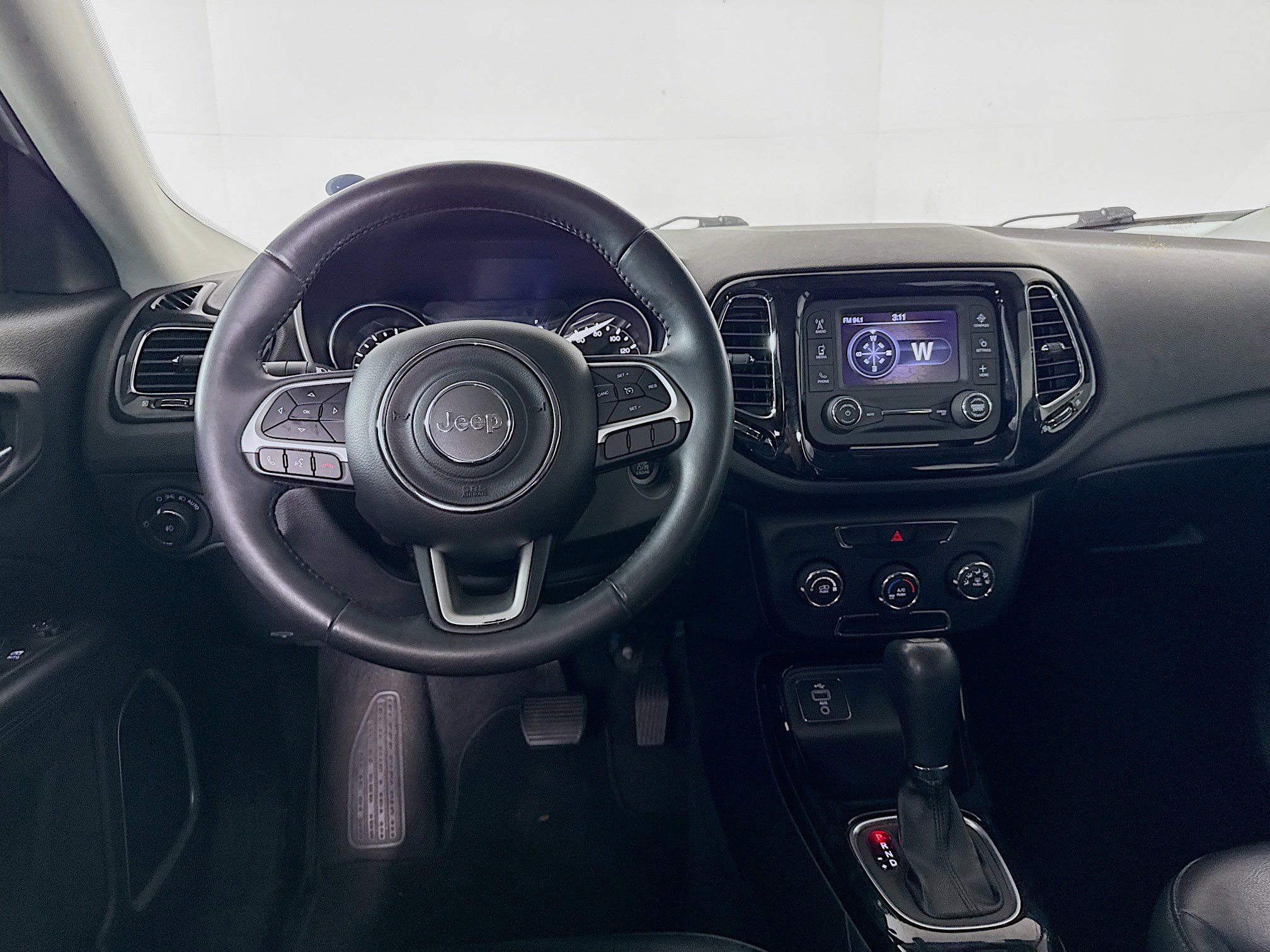 Used 2018 Jeep Compass Altitude image 26