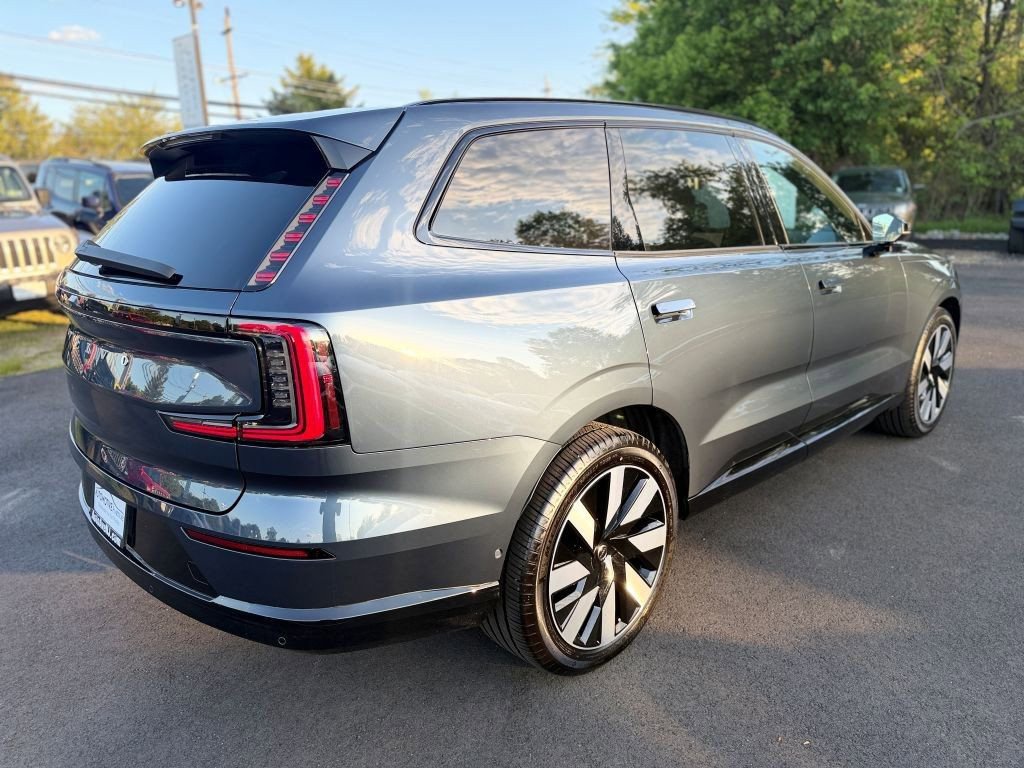 Used 2025 Volvo EX90 Ultra AWD/4WD image 3