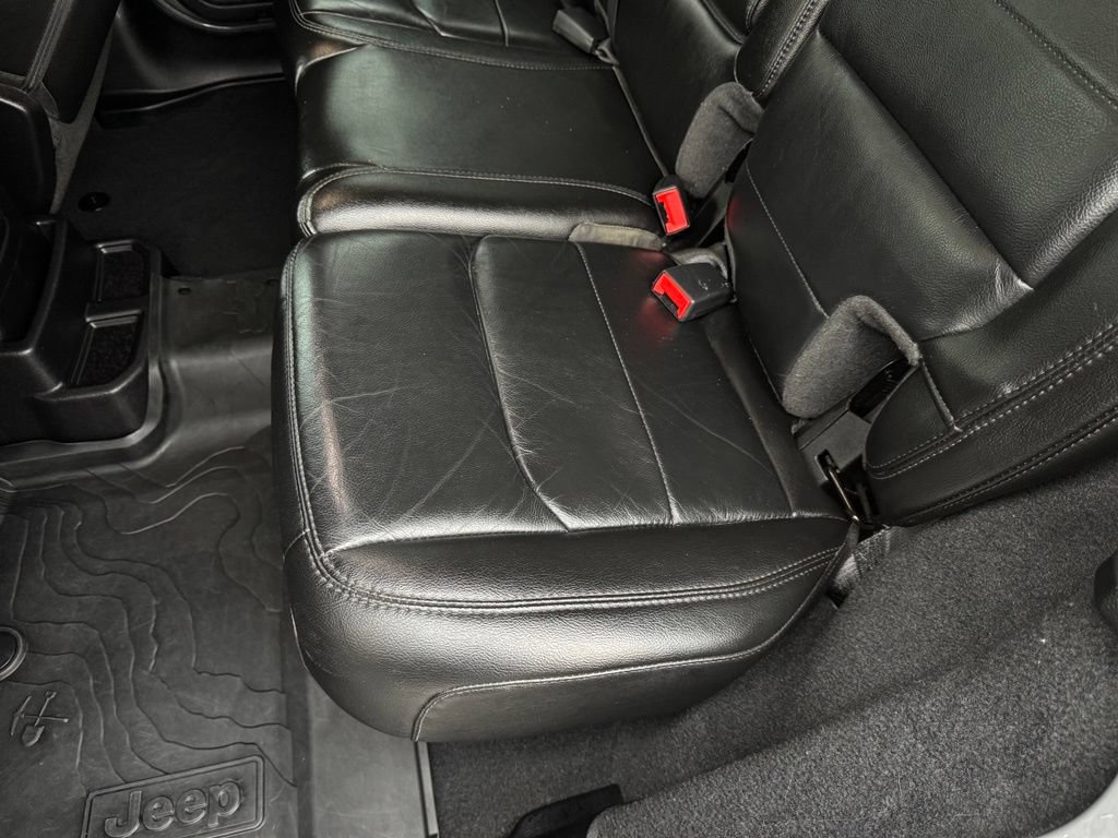 Used 2021 Jeep Wrangler Unlimited Sahara AWD/4WD image 16