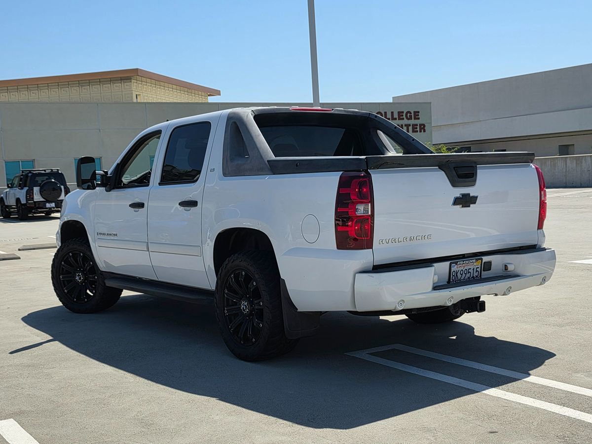 Used 2007 Chevrolet Avalanche LS RWD image 4