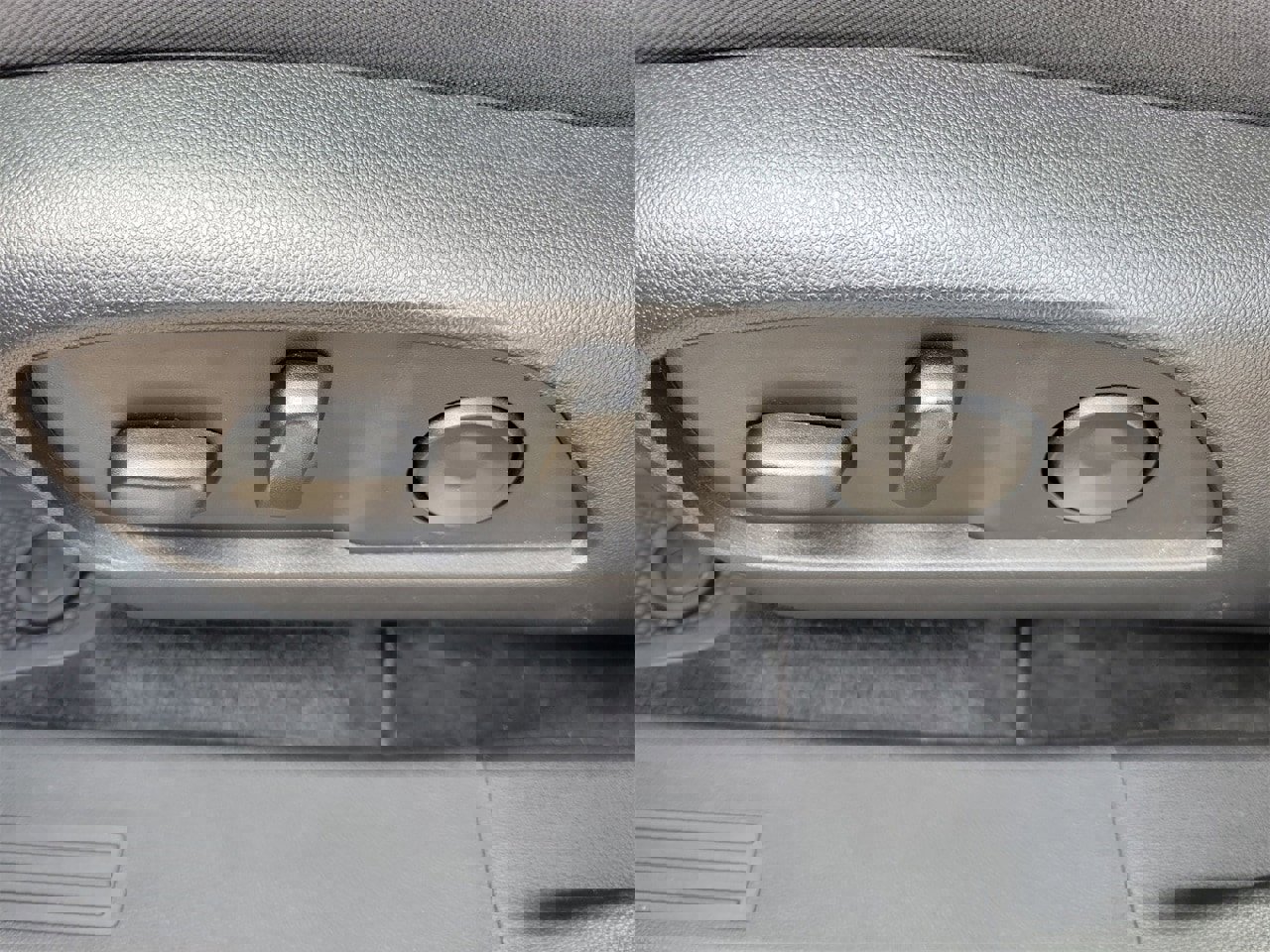 Used 2025 Chevrolet Equinox RS w/ Convenience Package III image 18