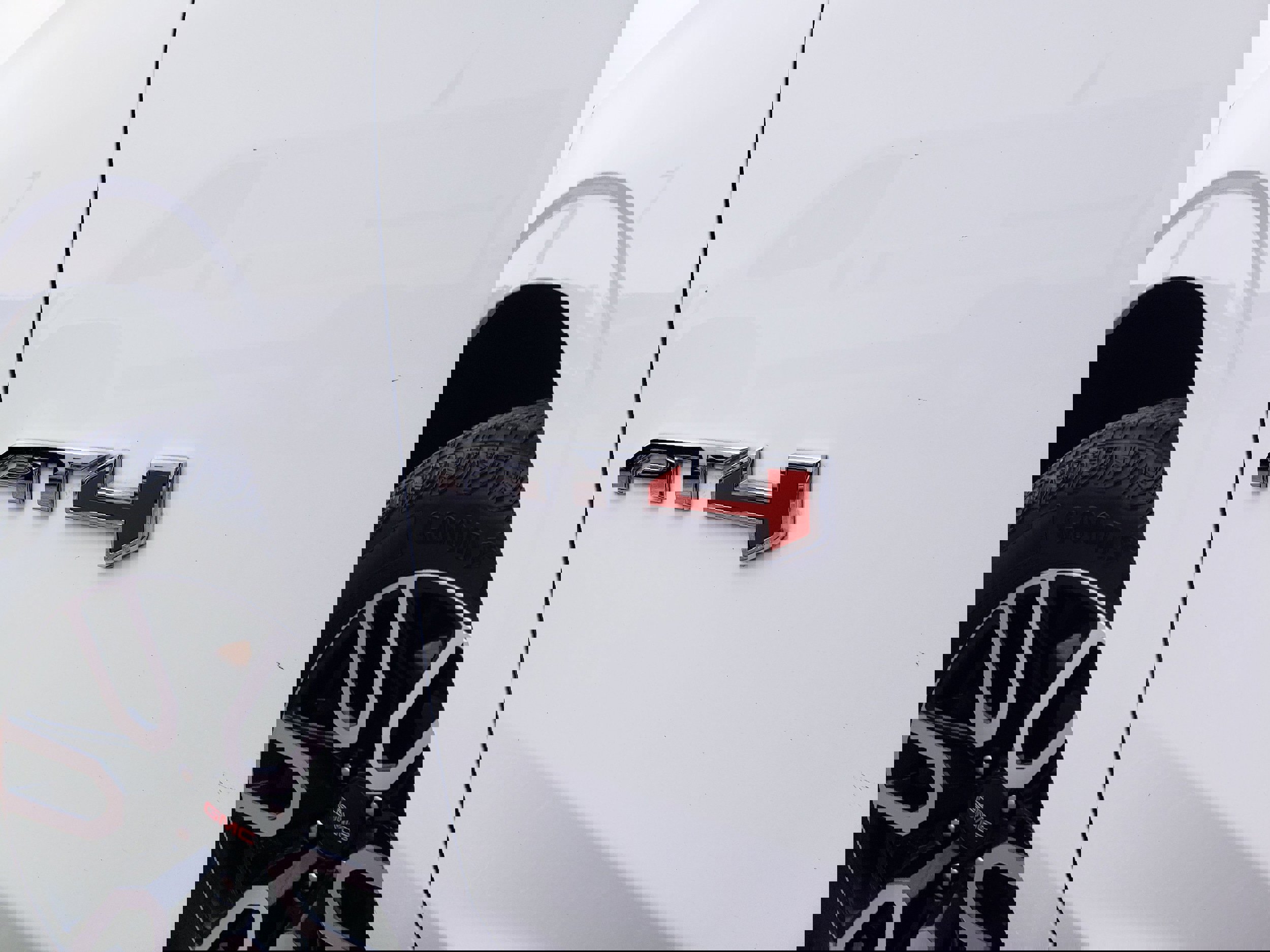 Used 2024 GMC Yukon AT4 w/ Technology Package image 10