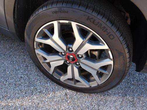 Used 2021 Kia Seltos S AWD/4WD image 9