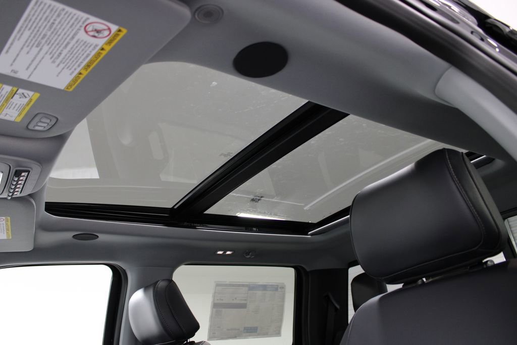 New 2026 Ford F250 Lariat w/ Black Appearance Package image 59