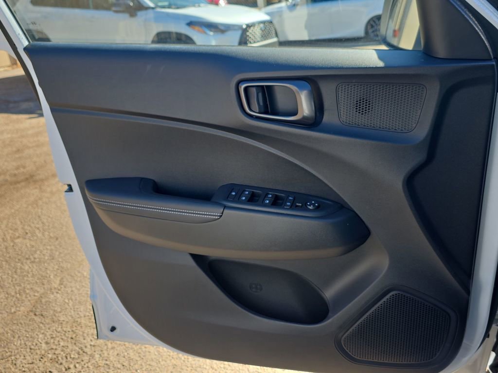 New 2025 Hyundai Venue Limited image 35