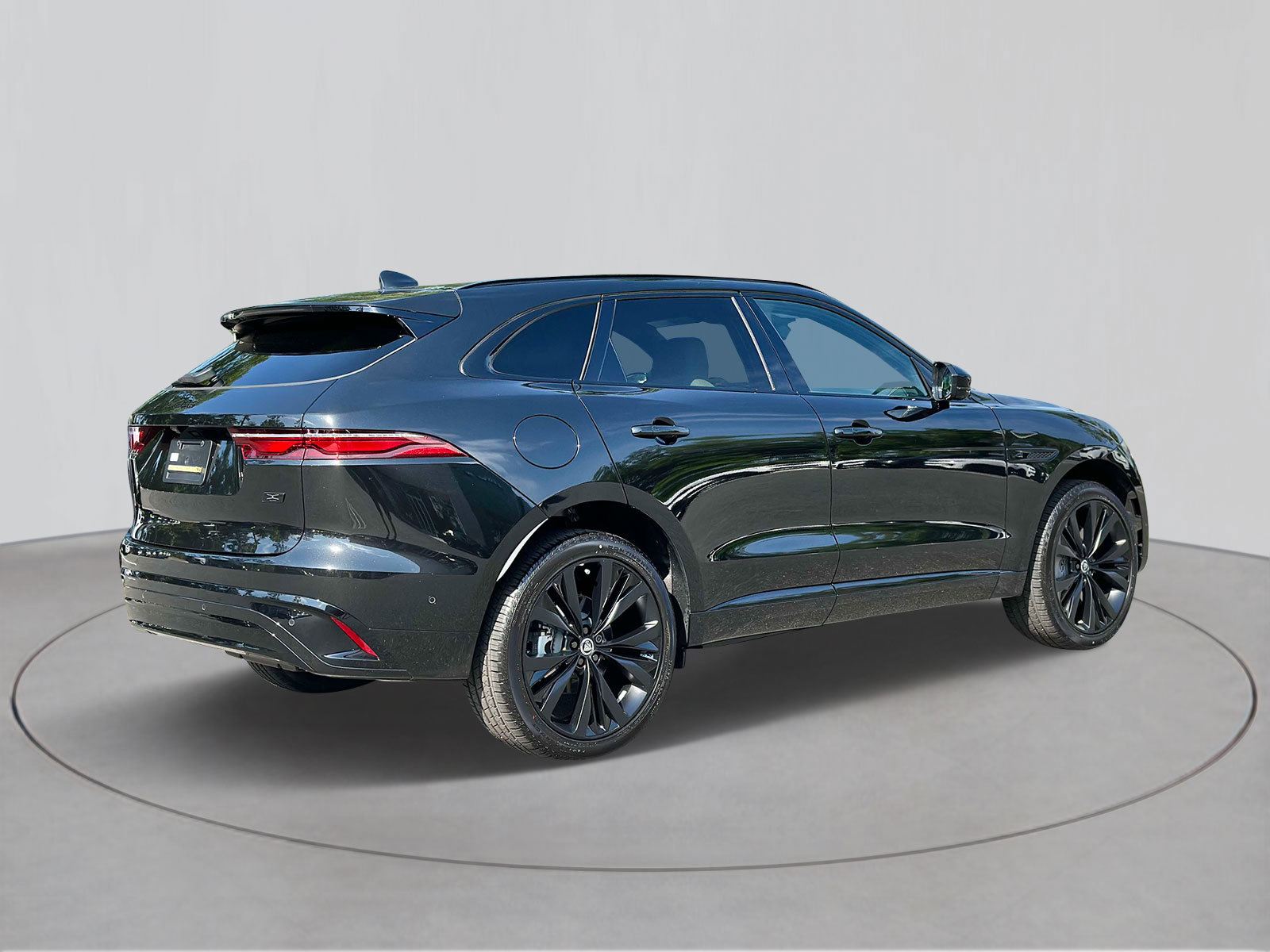 New 2026 Jaguar F-PACE R-Dynamic S image 4