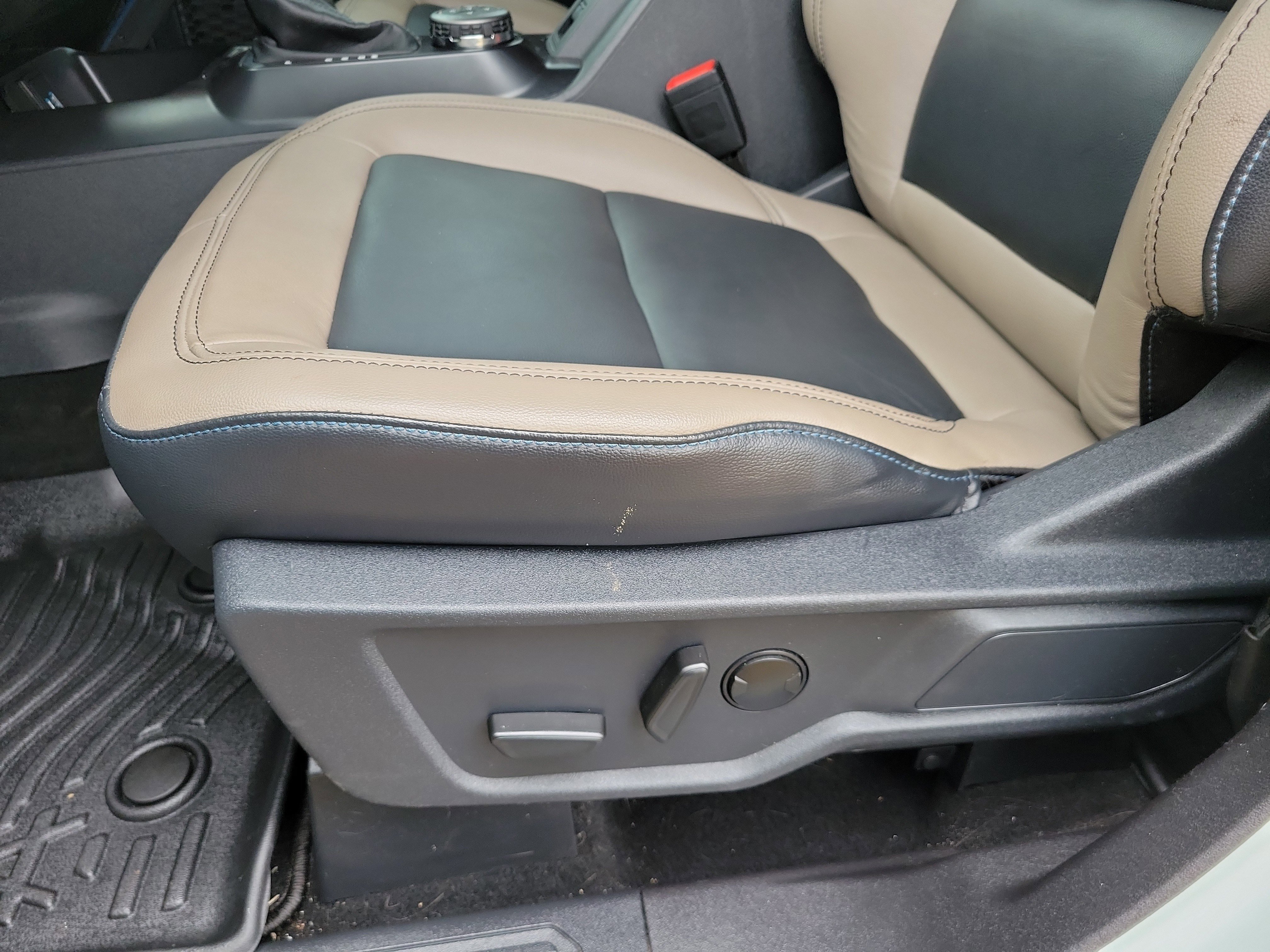 Used 2024 Ford Bronco Wildtrak image 14