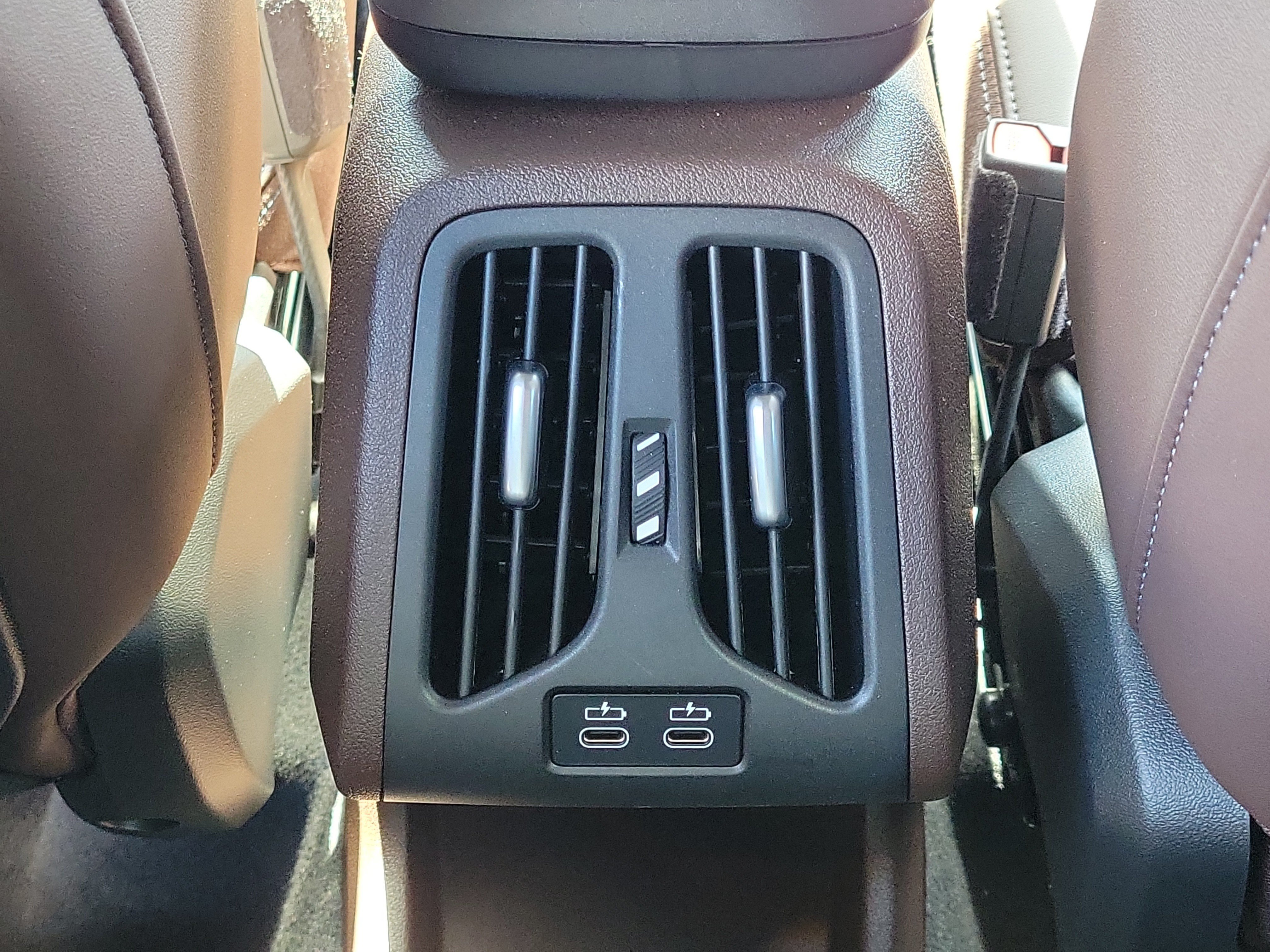 Used 2024 BMW X2 xDrive28i AWD/4WD image 13
