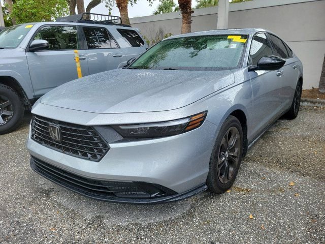 Used 2025 Honda Accord SE image 3