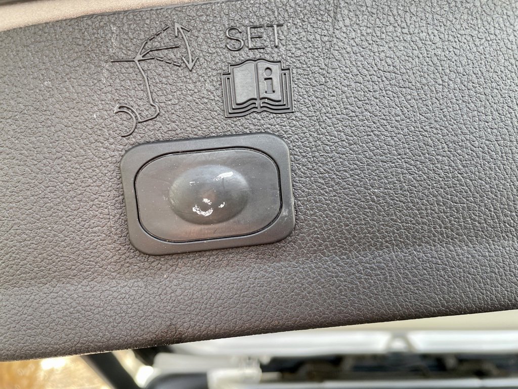 Used 2014 Ford Escape Titanium w/ Equipment Group 401A image 9