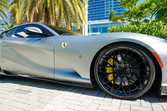 Used 2018 Ferrari 812 Superfast RWD image 33