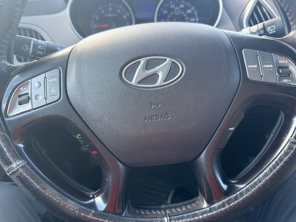 Used 2015 Hyundai Tucson SE image 16