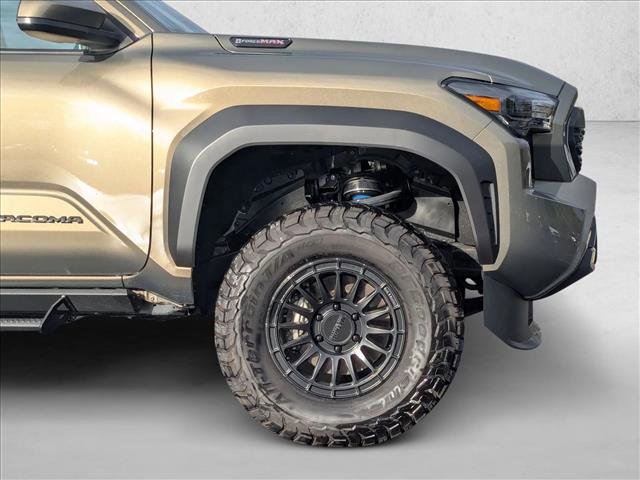 Used 2025 Toyota Tacoma TRD Off-Road image 23