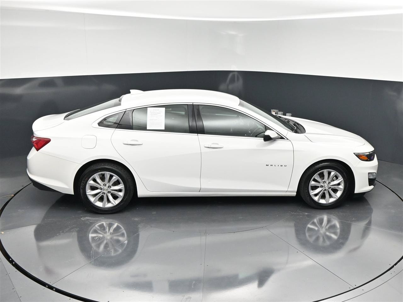 Used 2022 Chevrolet Malibu LT FWD image 22