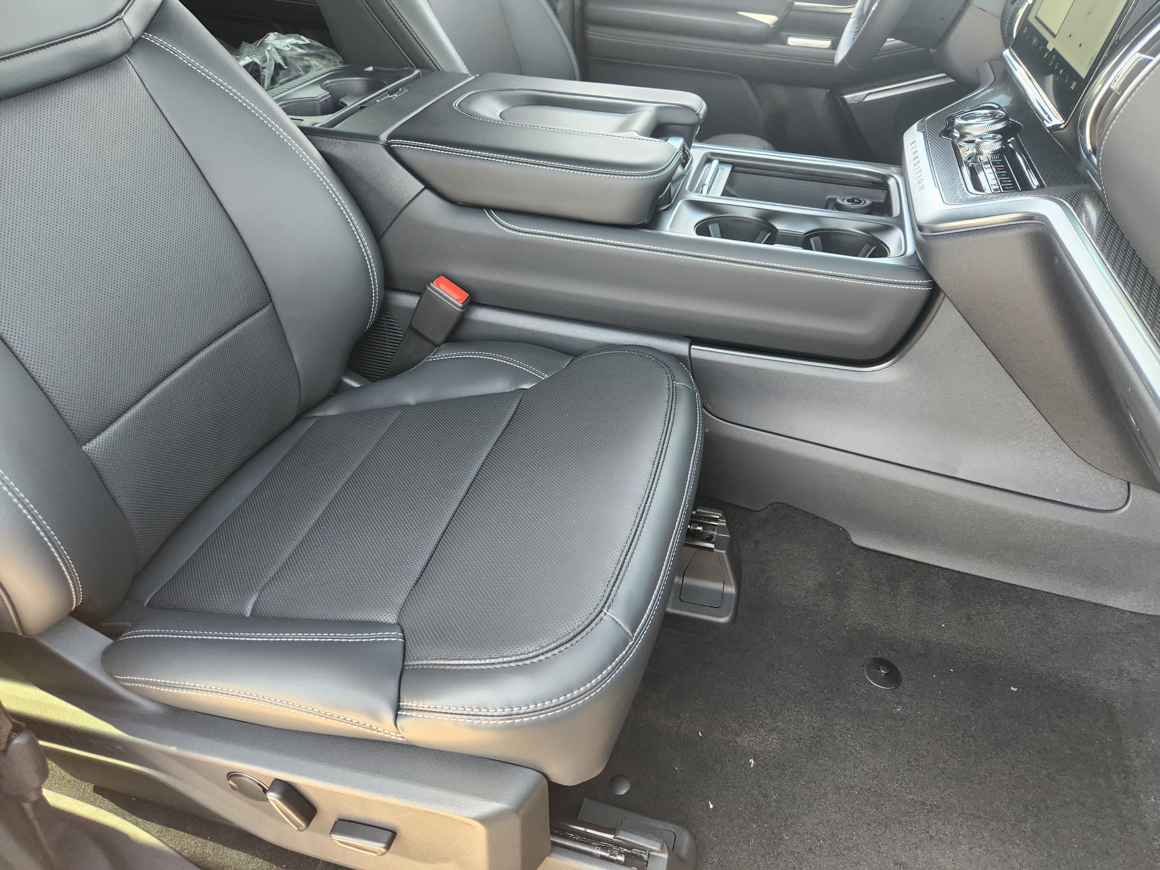 New 2027 Ford Expedition Max Platinum w/ Stealth Appearance Package AWD/4WD image 12