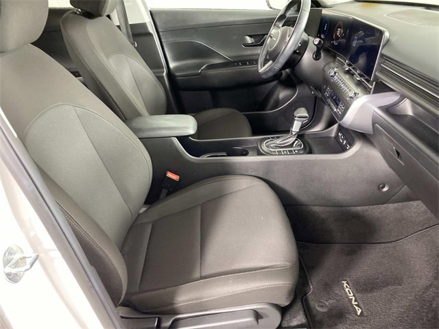 Used 2024 Hyundai Kona SEL image 11