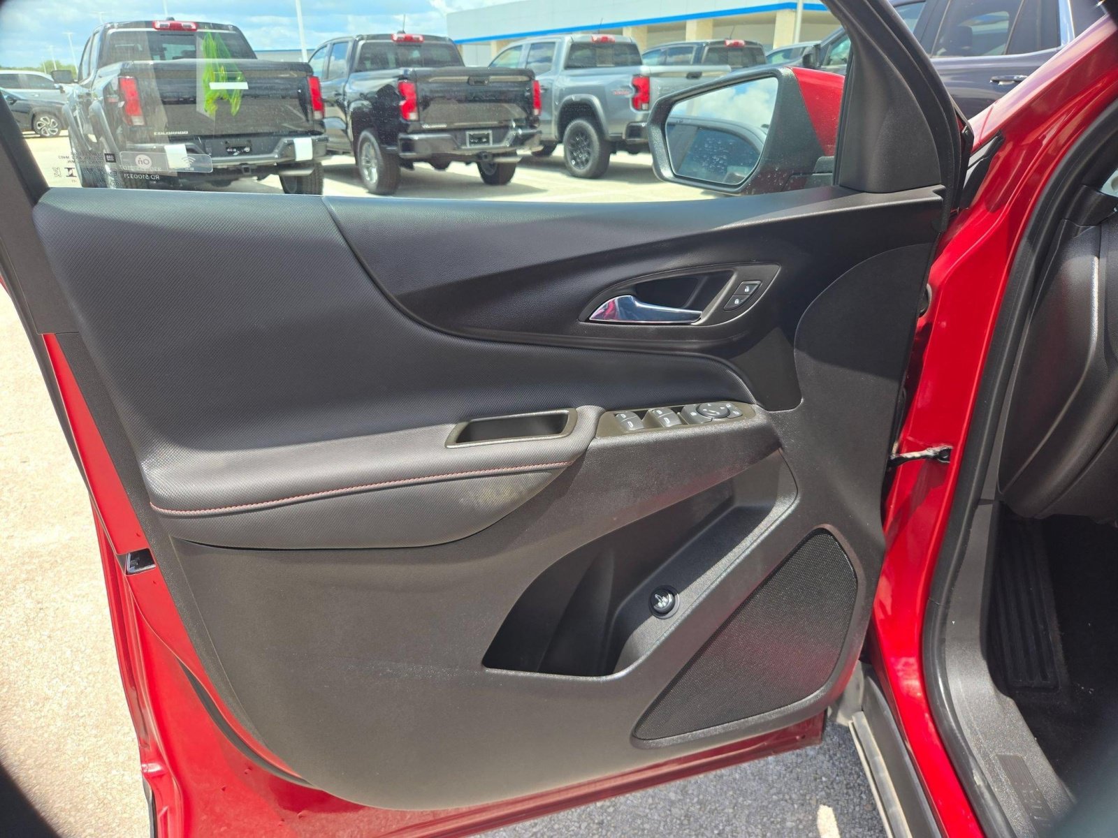 Used 2024 Chevrolet Equinox RS FWD image 12