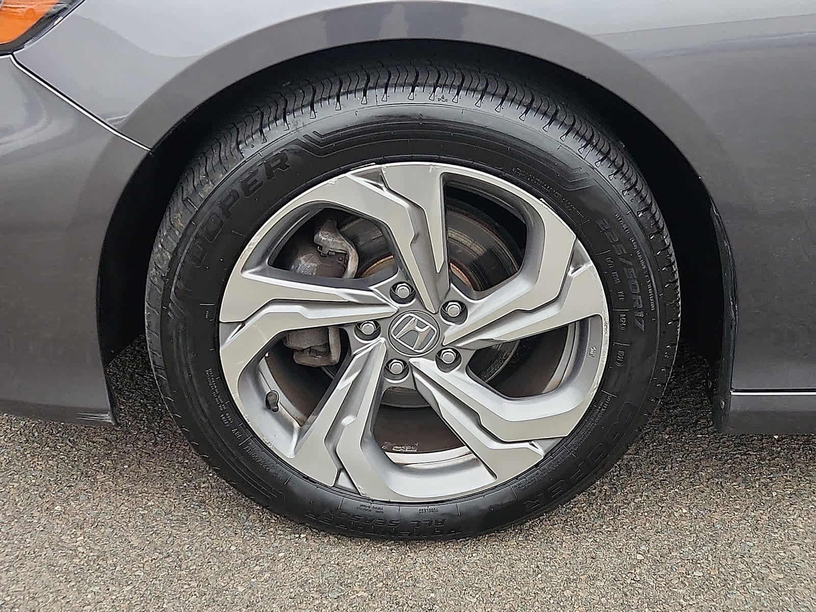 Used 2018 Honda Accord EX-L image 9