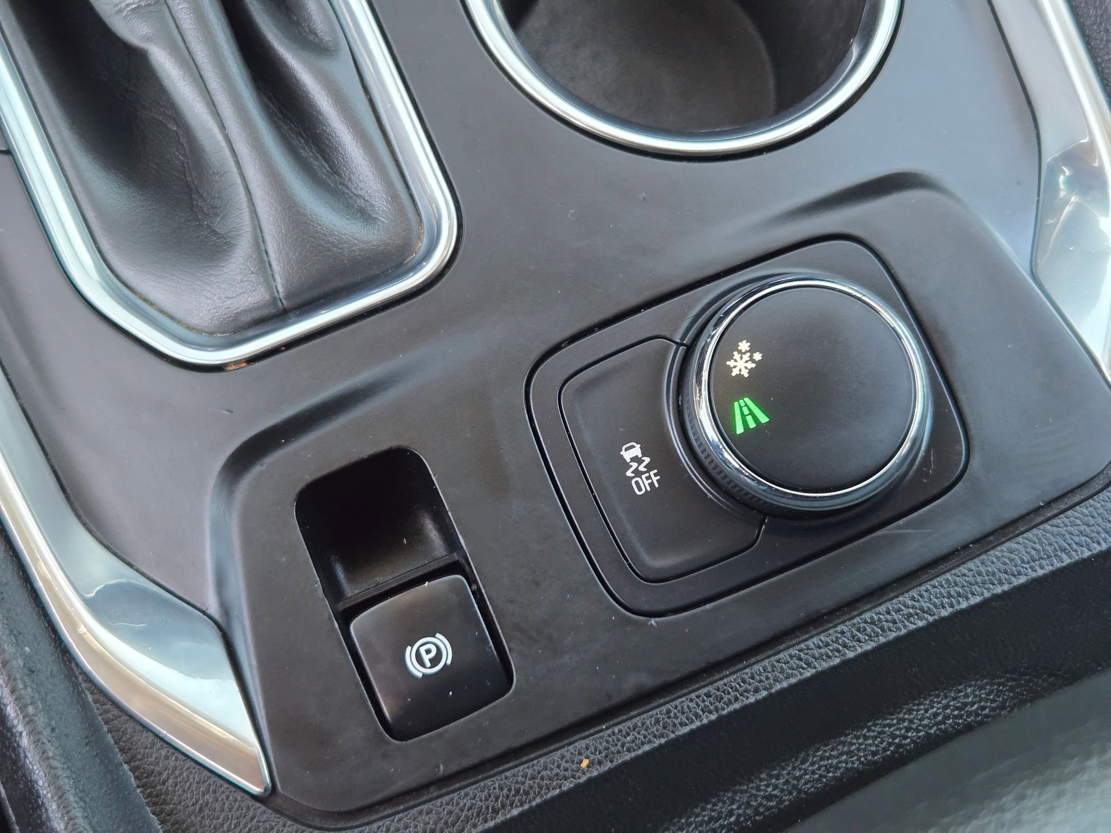 Certified 2021 Chevrolet Traverse LS w/ LPO, Blackout Package image 20