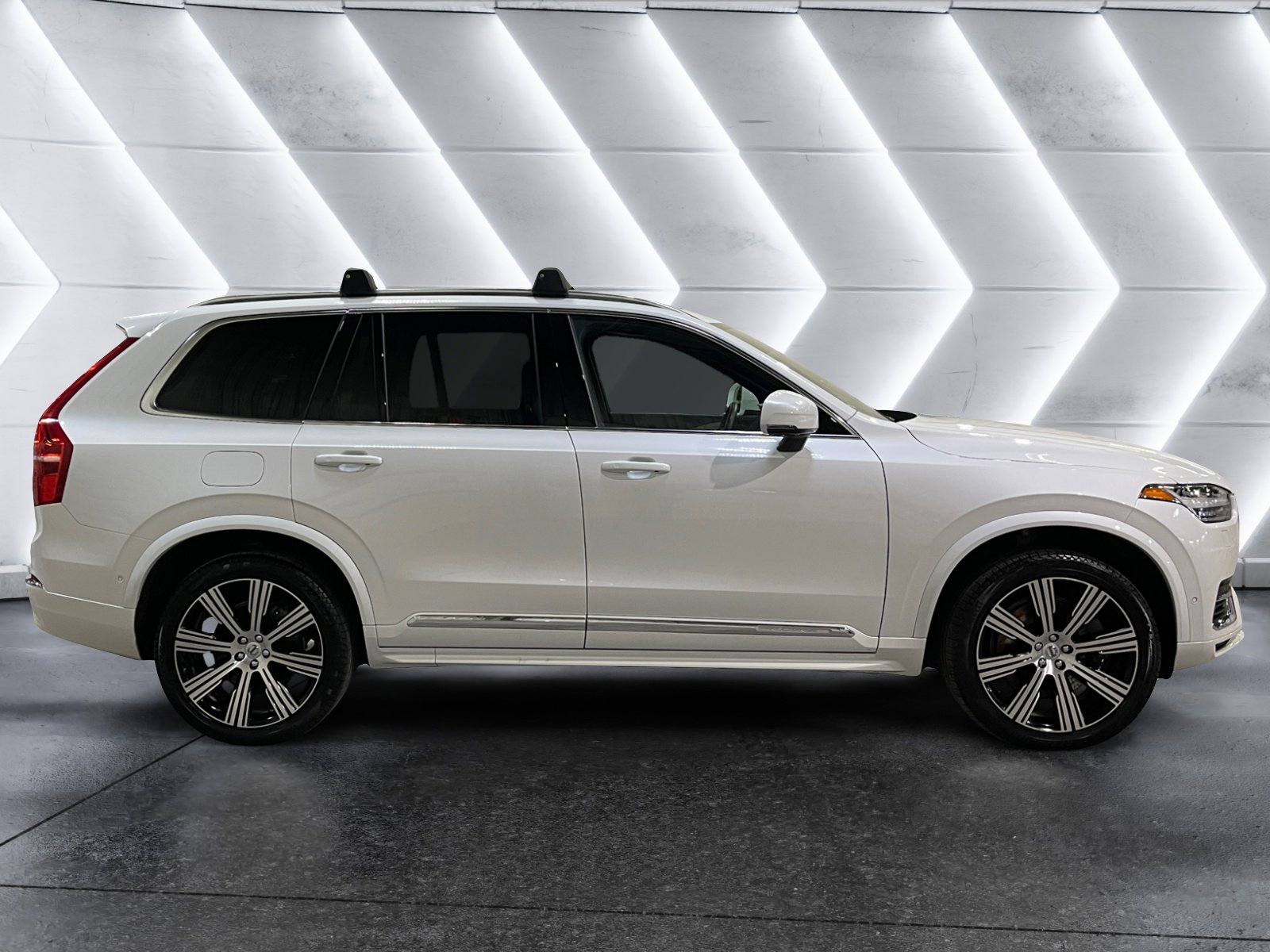 Used 2024 Volvo XC90 T8 Ultimate image 7