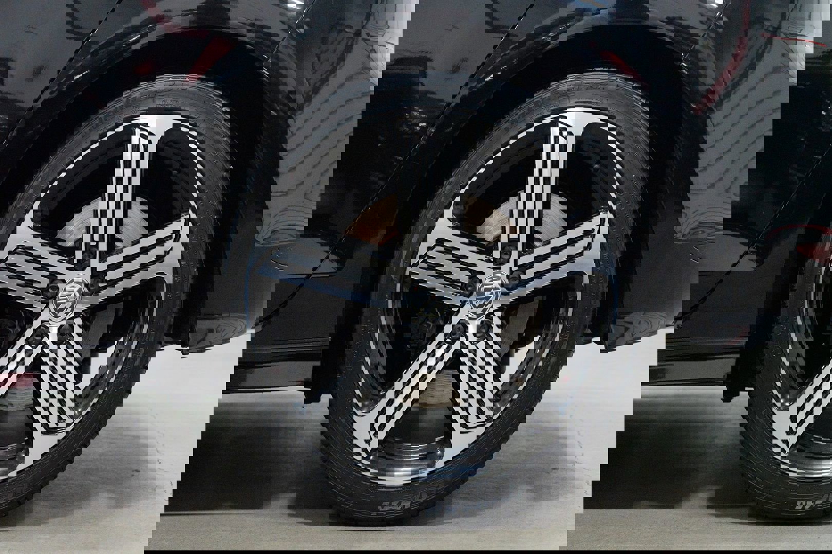 Used 2016 Volkswagen Golf 4-Door image 12