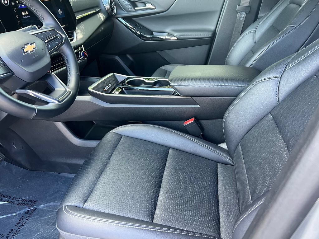 Used 2025 Chevrolet Equinox LT w/ Convenience Package II AWD/4WD image 11