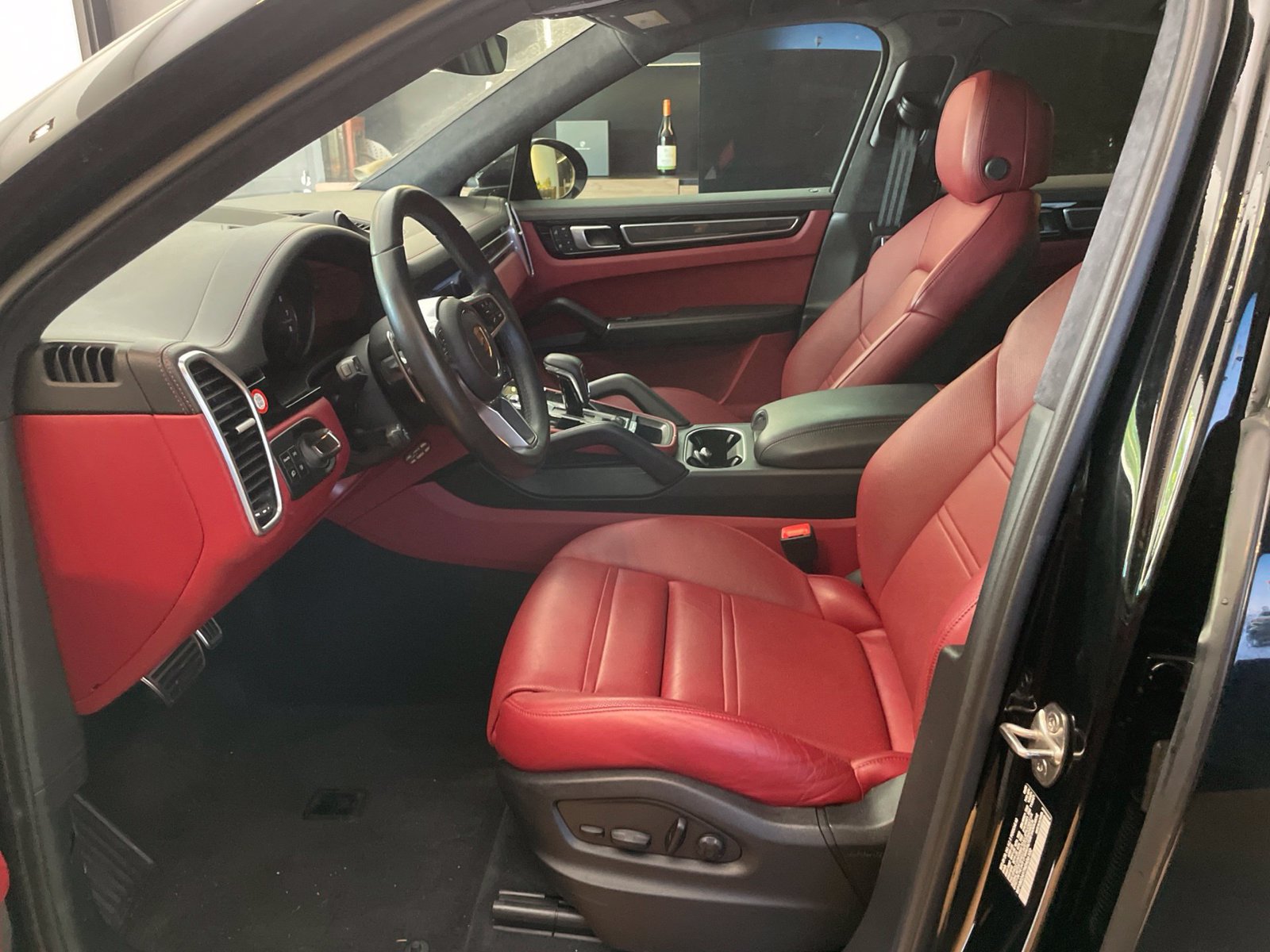Used 2022 Porsche Cayenne GTS w/ Premium Package Plus AWD/4WD image 7