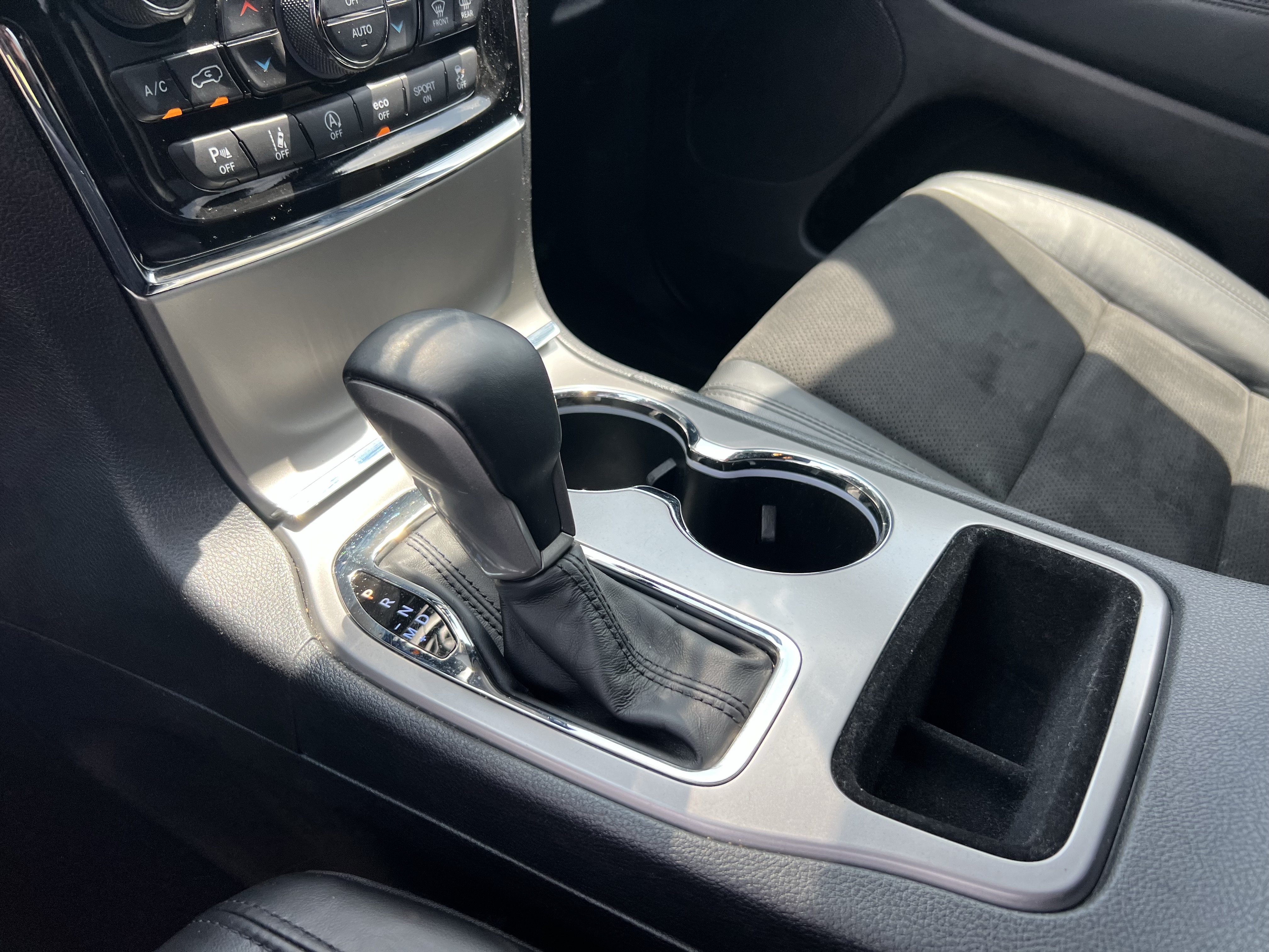 Used 2021 Jeep Grand Cherokee Laredo X AWD/4WD image 27