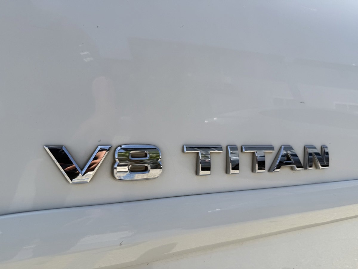 Used 2012 Nissan Titan SL RWD image 3