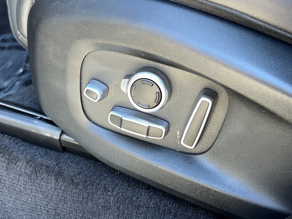 Used 2022 Land Rover Range Rover Sport SVR image 36