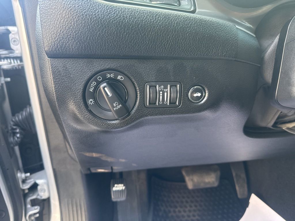 Used 2022 Dodge Challenger GT image 21