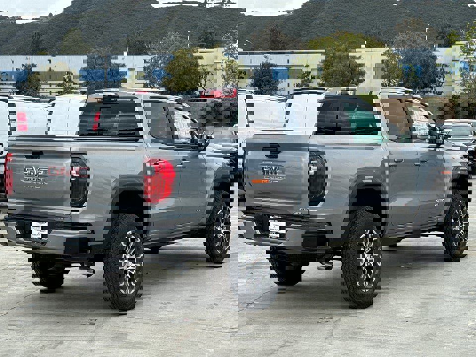 Used 2025 GMC Canyon AT4 image 12