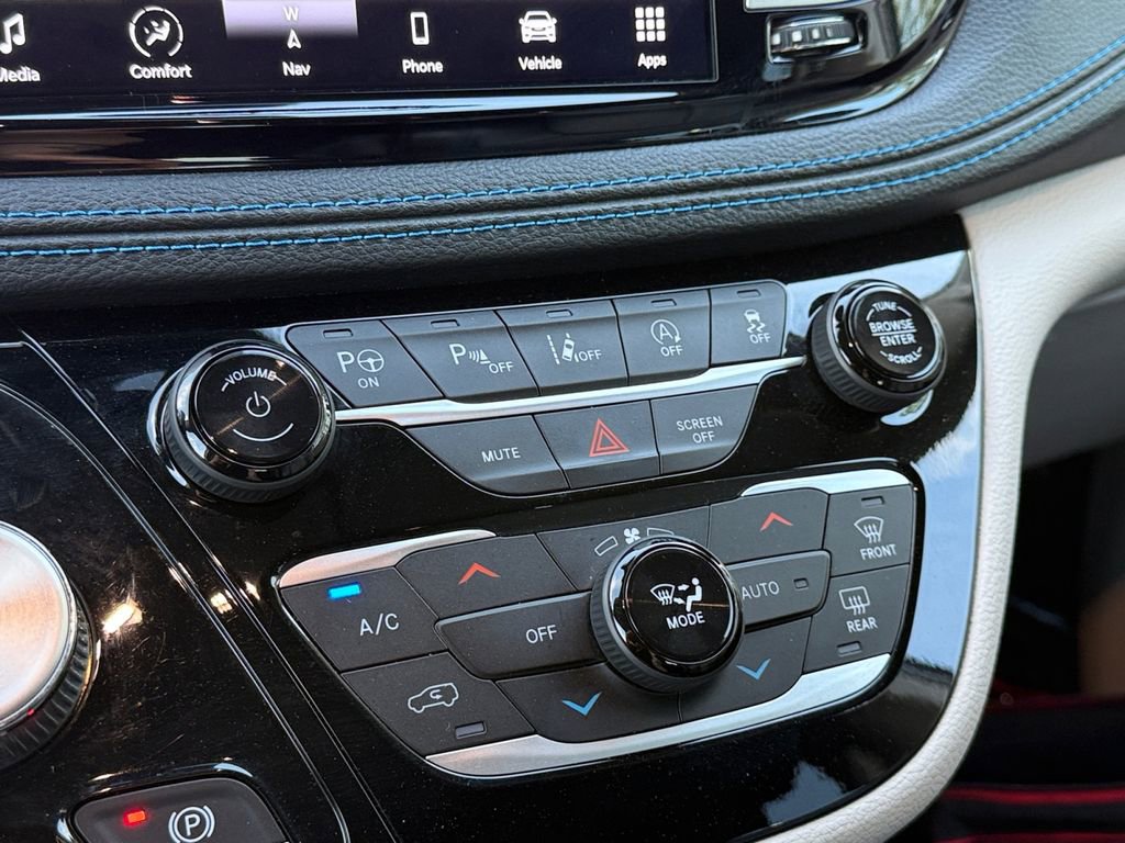 Used 2021 Chrysler Pacifica Touring-L w/ Premium & Safety Sphere Group image 20