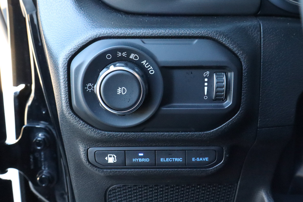 Used 2023 Jeep Wrangler Unlimited AWD/4WD image 18