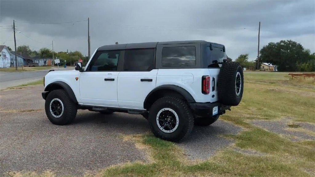 Used 2023 Ford Bronco Badlands image 6