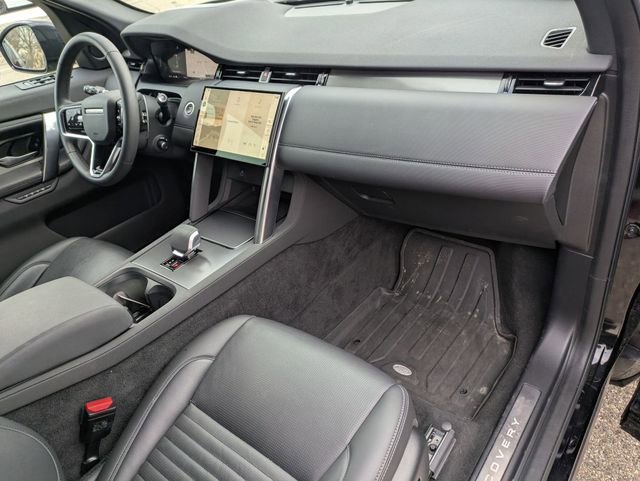Certified 2025 Land Rover Discovery Sport Dynamic SE image 19