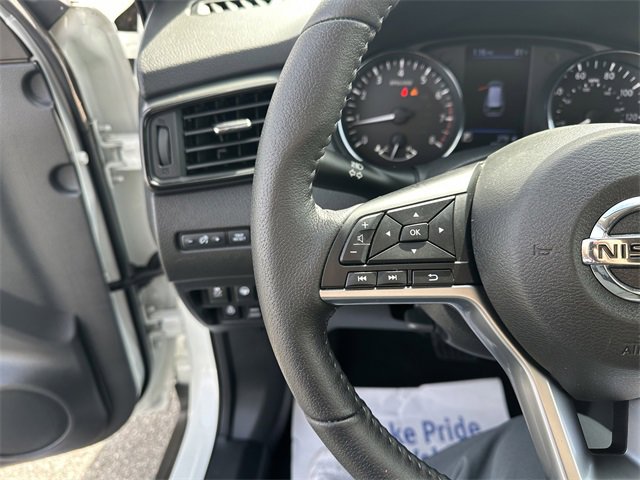 Used 2019 Nissan Rogue SV w/ Premium Package image 27