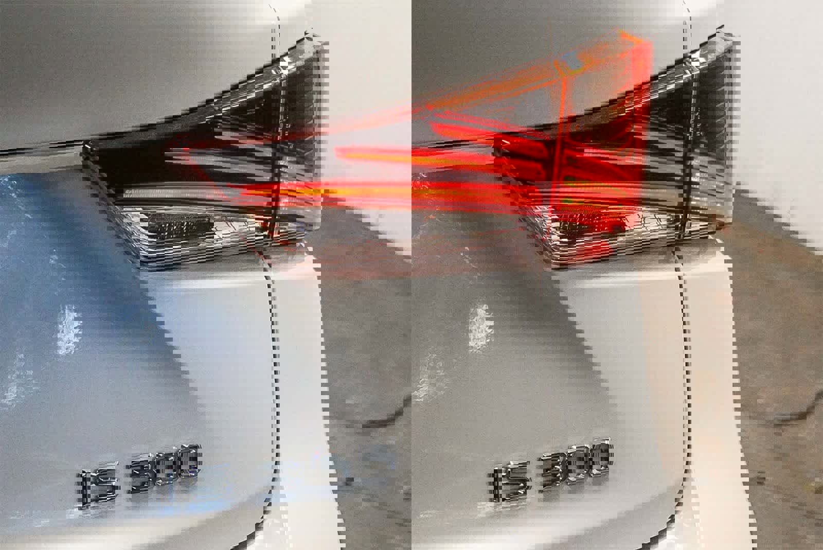 Used 2018 Lexus IS 300 w/ Accessory Package 2 image 11