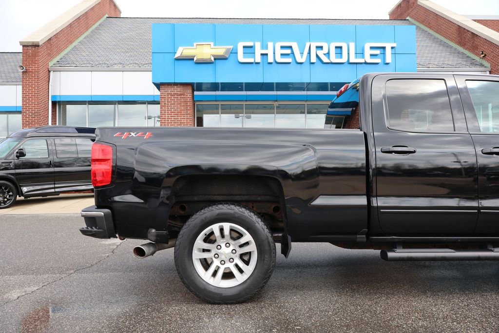 Used 2018 Chevrolet Silverado 1500 LT w/ All Star Edition image 36