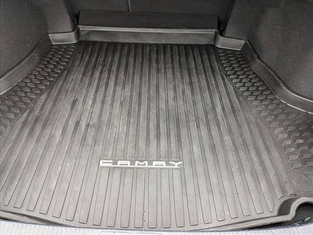 Used 2022 Toyota Camry XSE FWD image 6