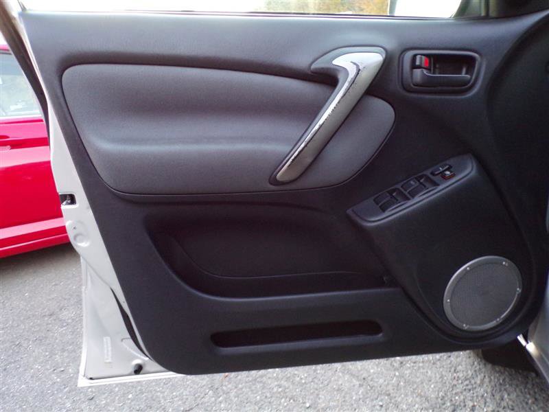 Used 2004 Toyota RAV4 4WD image 12