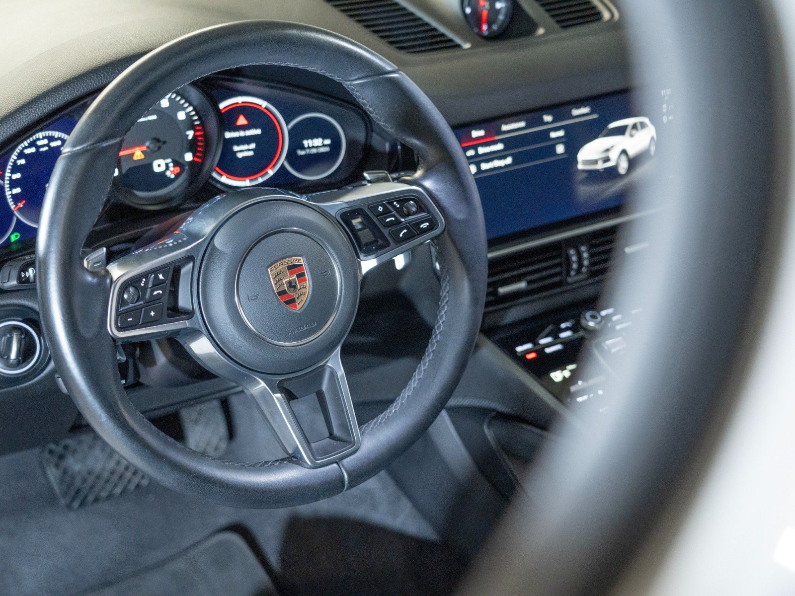 Certified 2023 Porsche Cayenne AWD/4WD image 14