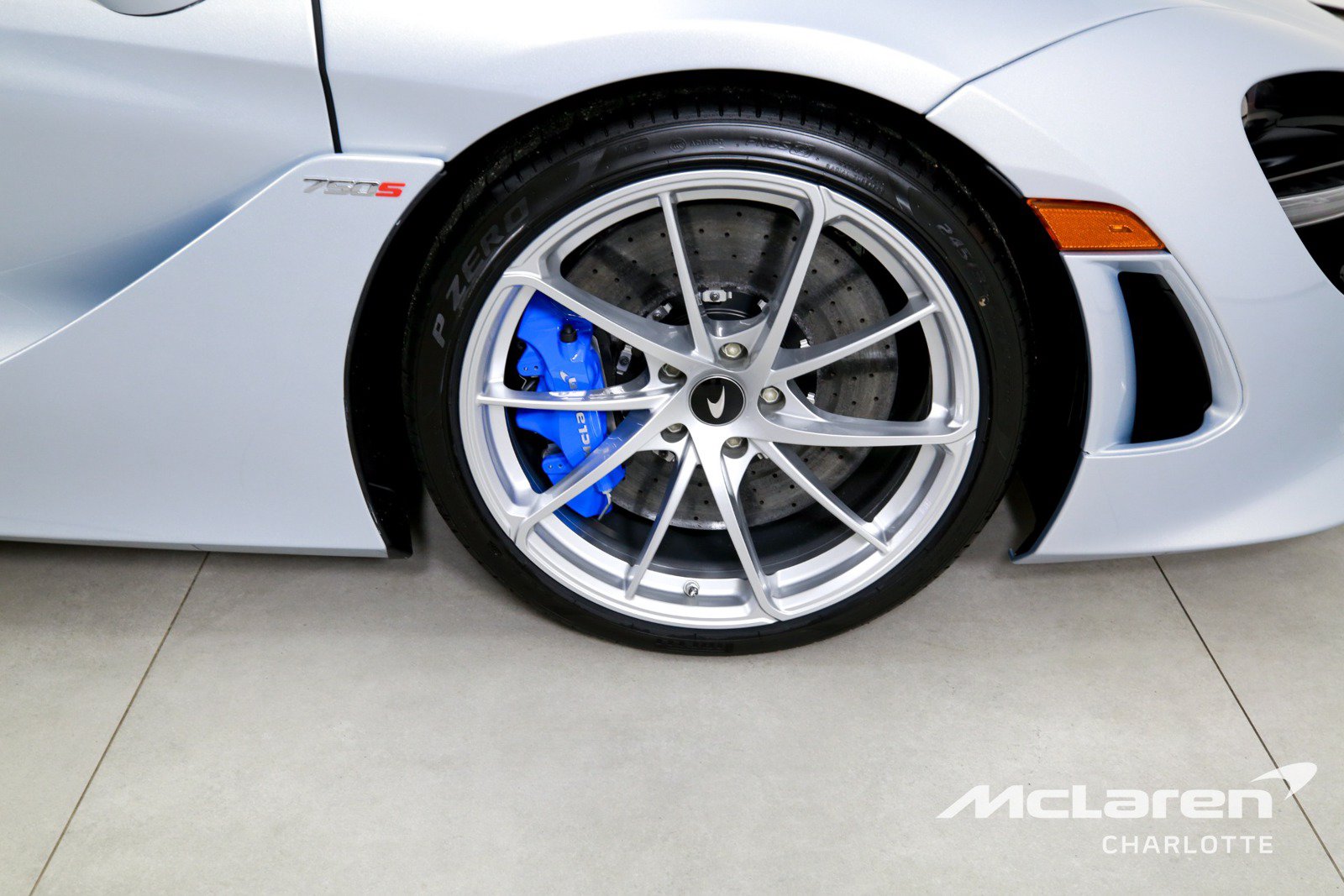 Used 2026 McLaren 750S Spider RWD image 28